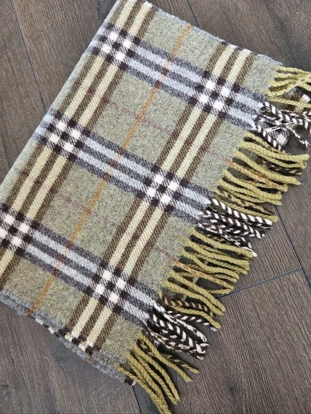 Burberry Cashmere Blend Nova Check Scarf | Made in England | 13" x 72" Unisex - Picture 11 of 12